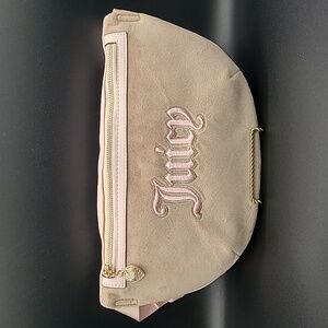 Juicy Couture Queen of Everything fanny bag cafe/powder blush